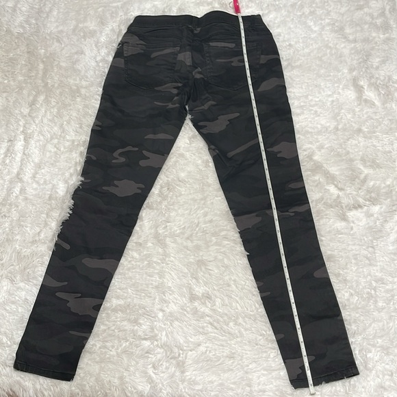 NWT Women’s Democracy “Ab” Technology Jeggings in Black& Gray Camo Size 4P - Picture 4 of 15